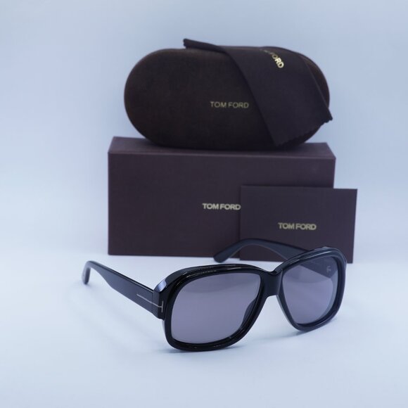 Tom Ford Lyle FT0837-N 01C Square Sunglasses - Black/Grey main image 4
